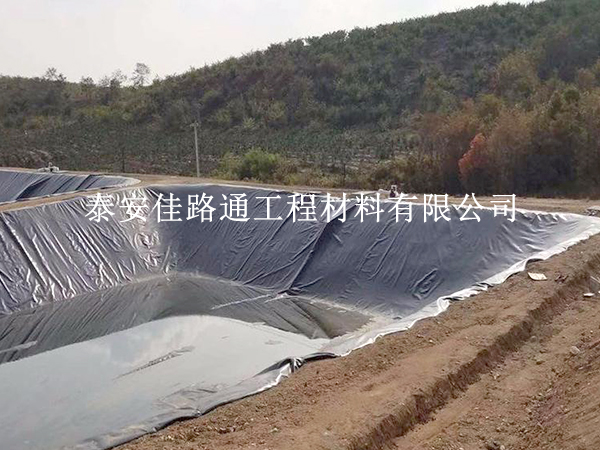 養(yǎng)殖防滲膜直角撕裂強(qiáng)度的奧秘:科技守護(hù)養(yǎng)殖安全的隱形力量 養(yǎng)殖防滲膜直角撕裂強(qiáng)度的奧秘:科技守護(hù)養(yǎng)殖安全的隱形力量