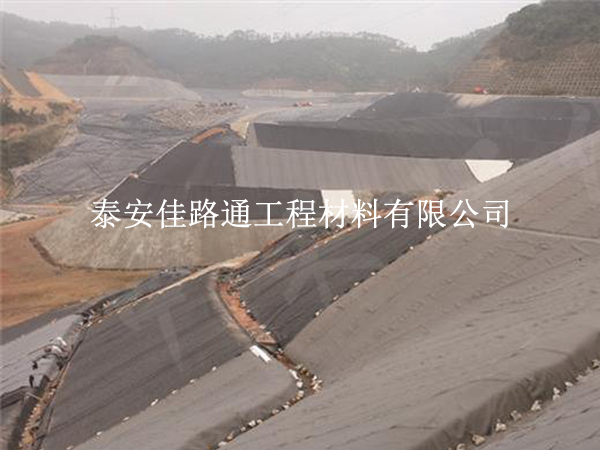 垃圾填埋場防滲膜鋪設(shè)不滲漏！7 個(gè)關(guān)鍵技巧筑牢環(huán)保防線