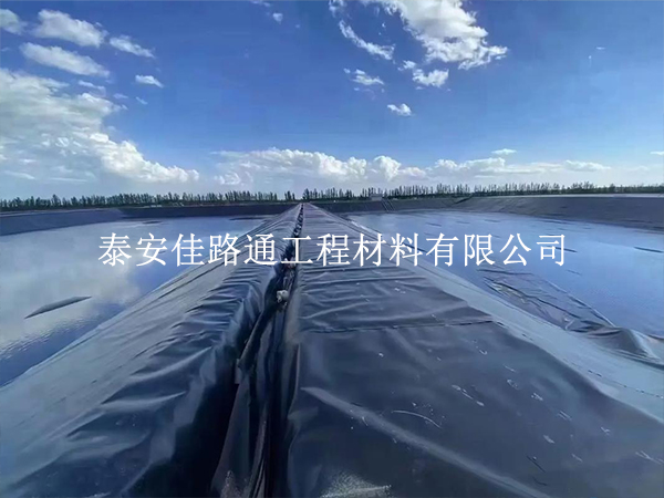 蓄水池防滲膜卸車驗(yàn)收:別等鋪好再發(fā)現(xiàn)問(wèn)題 蓄水池防滲膜卸車驗(yàn)收:別等鋪好再發(fā)現(xiàn)問(wèn)題